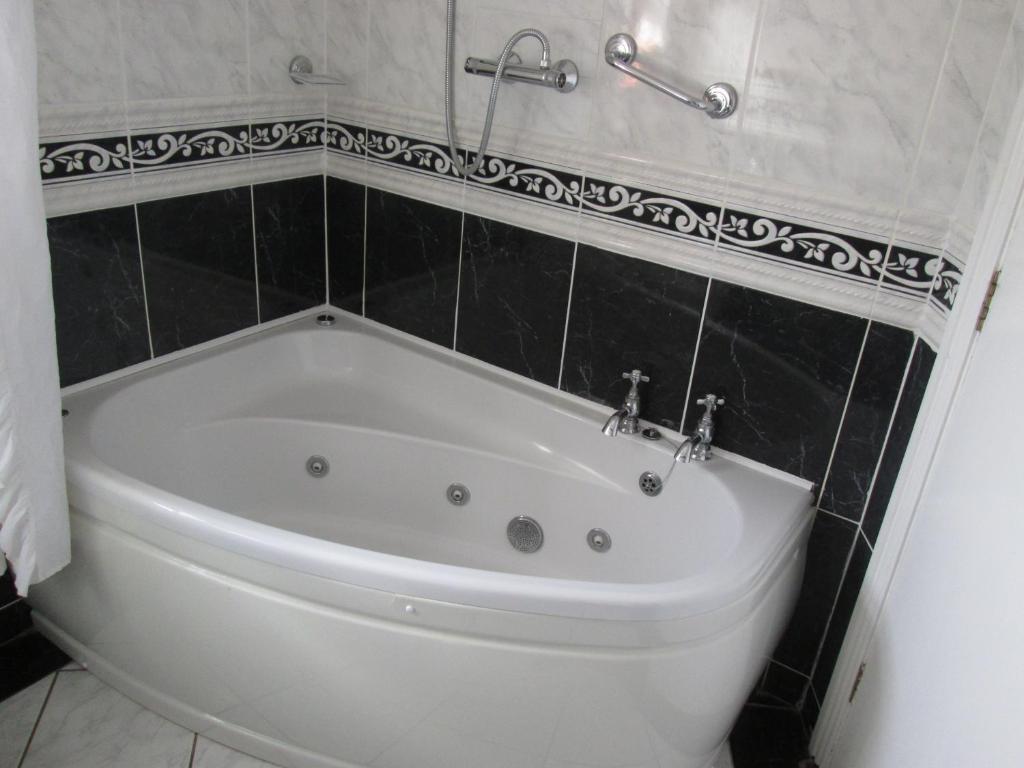 The Laurels B&B Килкени Стая снимка